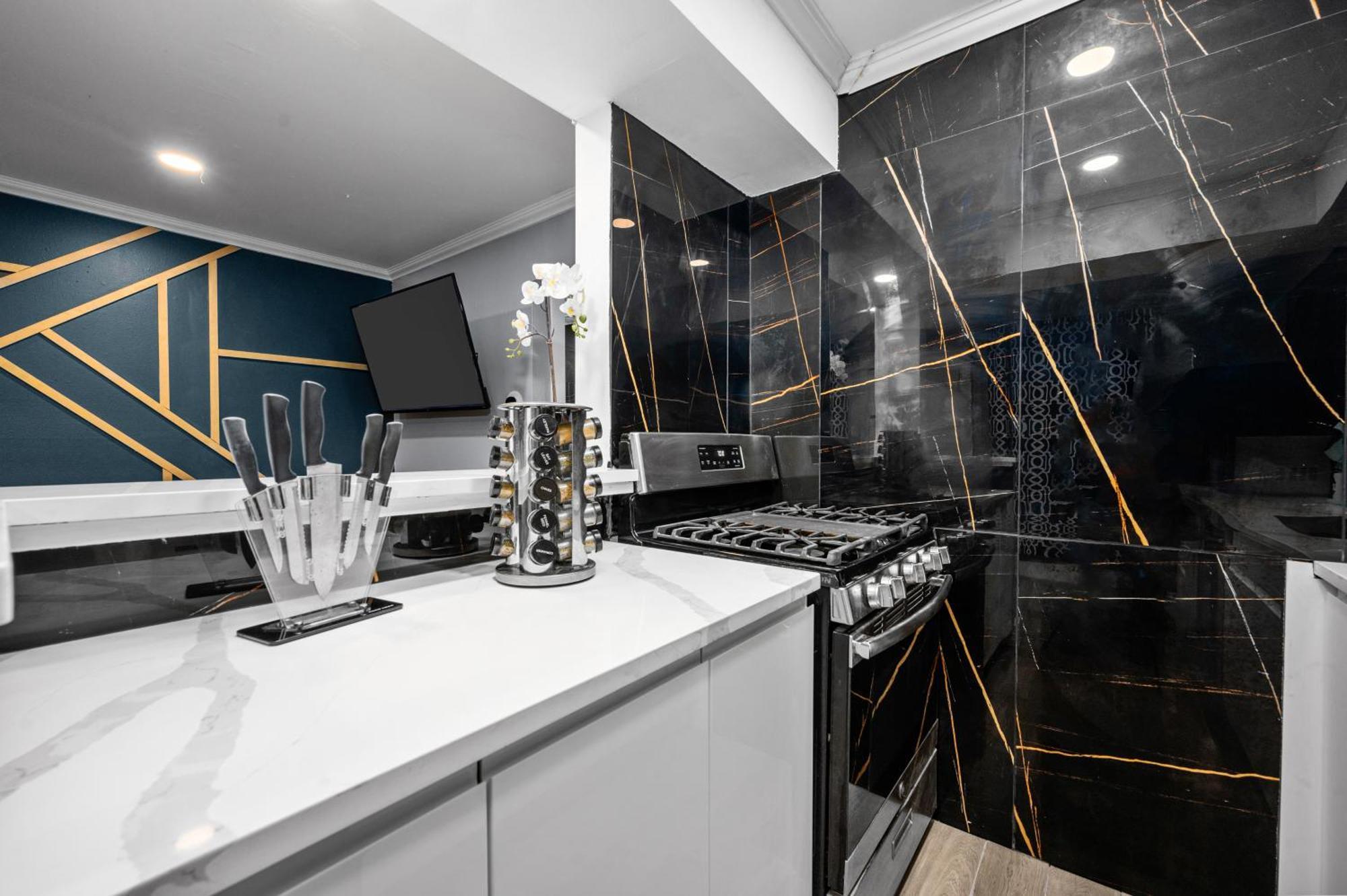 Bright & Airy Apt Close To Everything With Free Park Houston Exterior foto